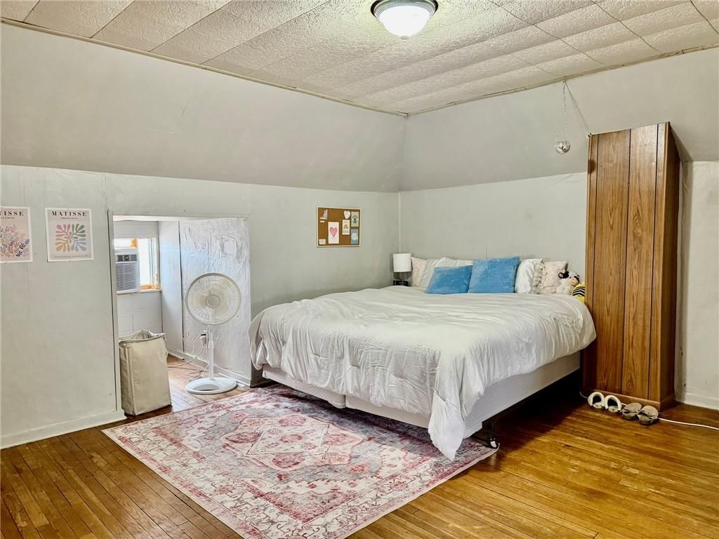 221 W 7th Street — photo 30