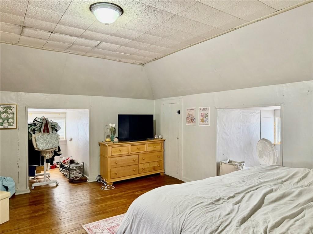 221 W 7th Street — photo 31