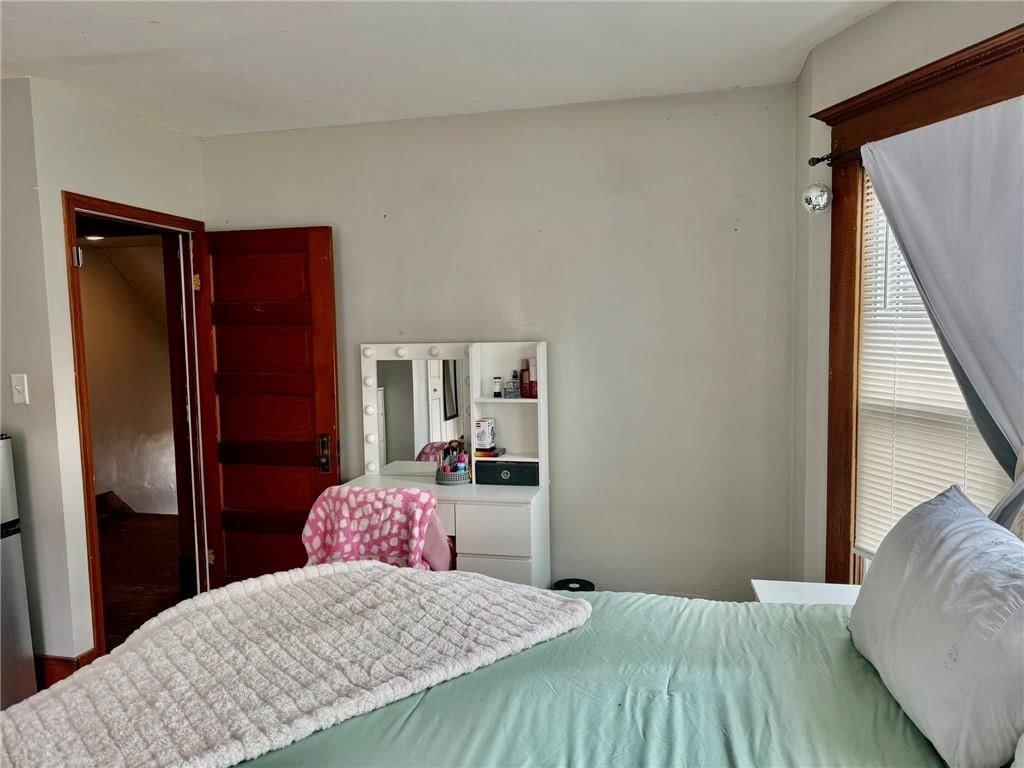 221 W 7th Street — photo 32