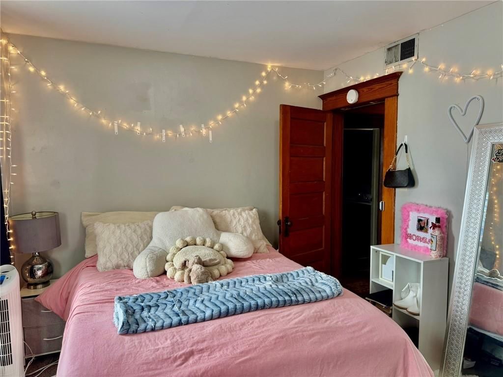 221 W 7th Street — photo 34