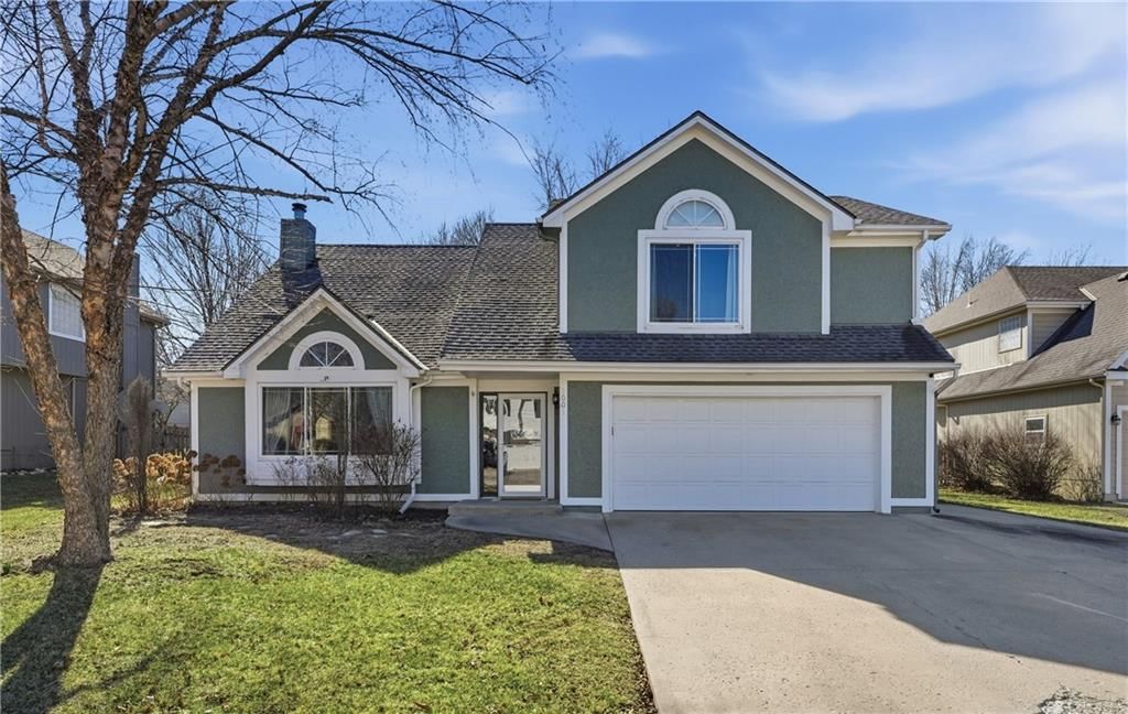 1001 N 2nd Street E, Louisburg, KS