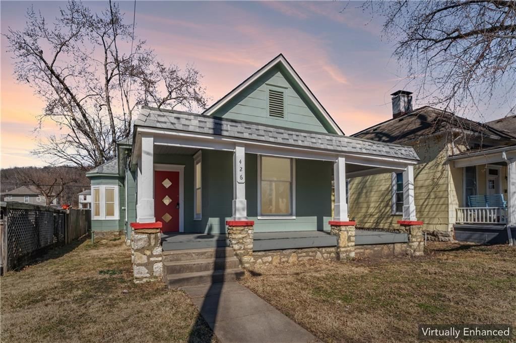 426 Benton Avenue — photo 1