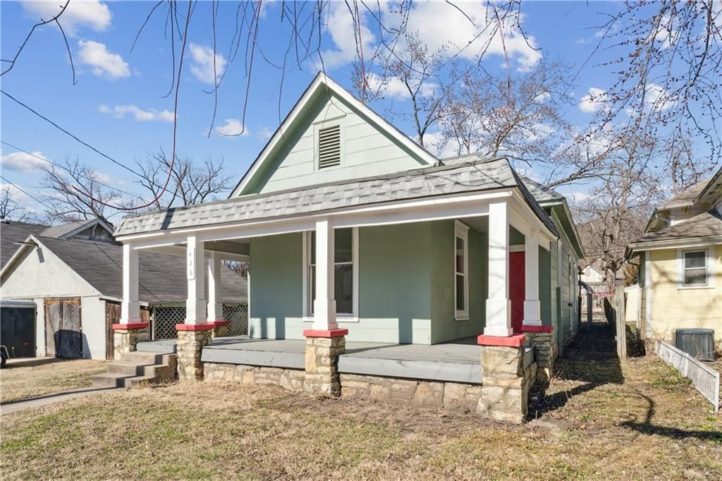 426 Benton Avenue — photo 3