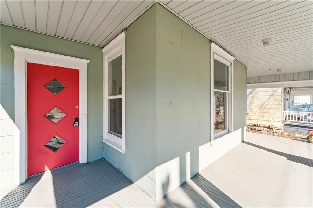 426 Benton Avenue — photo 4