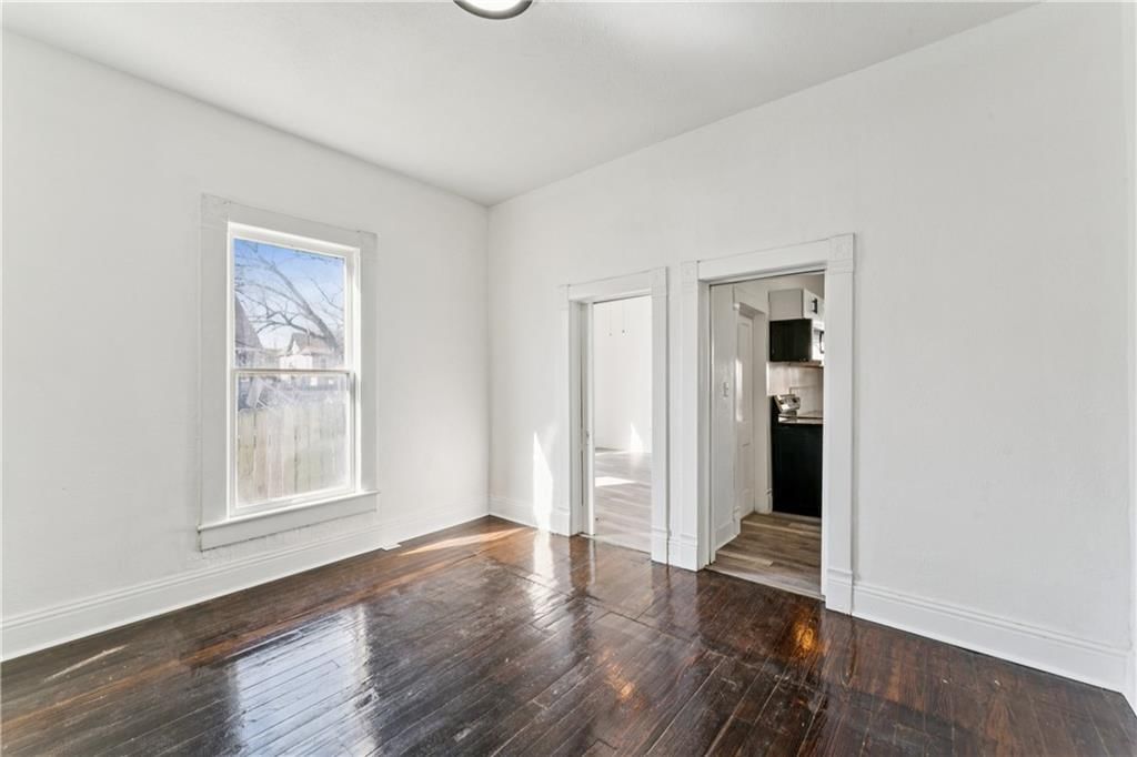 426 Benton Avenue — photo 9