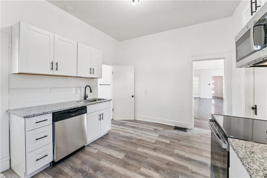 426 Benton Avenue — photo 14
