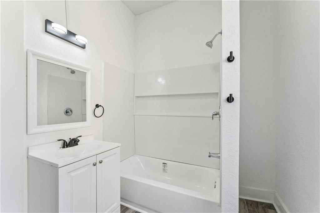 426 Benton Avenue — photo 17