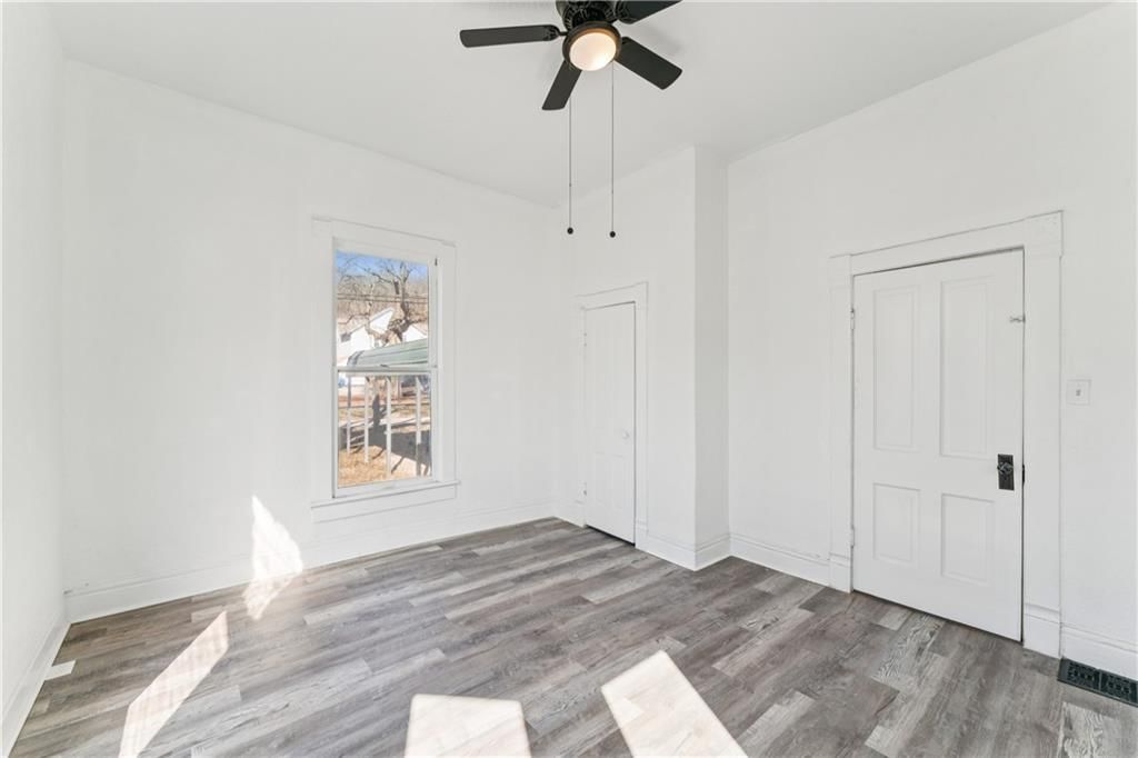 426 Benton Avenue — photo 21