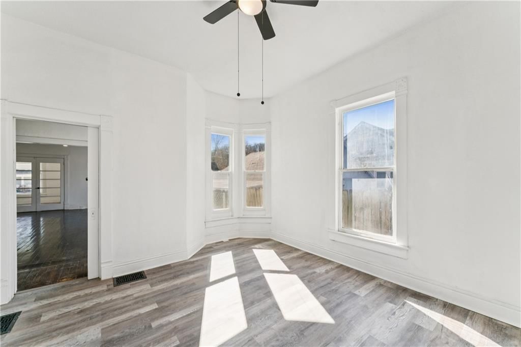 426 Benton Avenue — photo 23