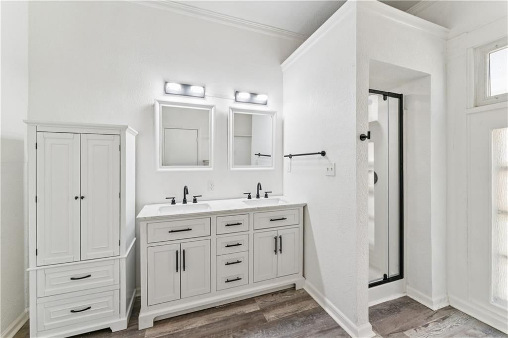 426 Benton Avenue — photo 24