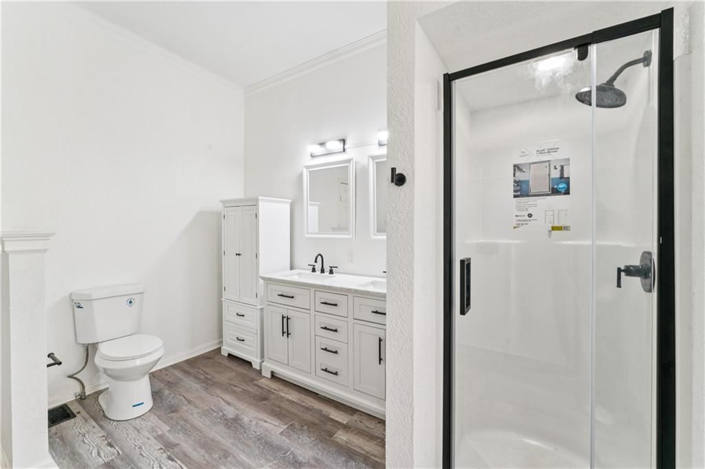 426 Benton Avenue — photo 25