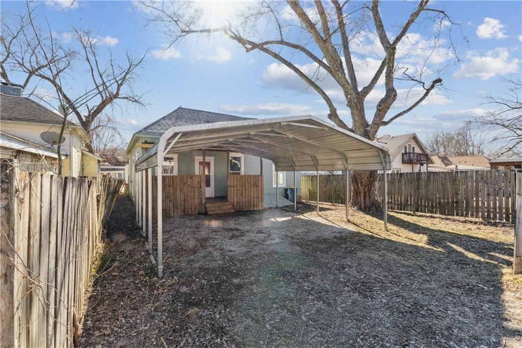 426 Benton Avenue — photo 33