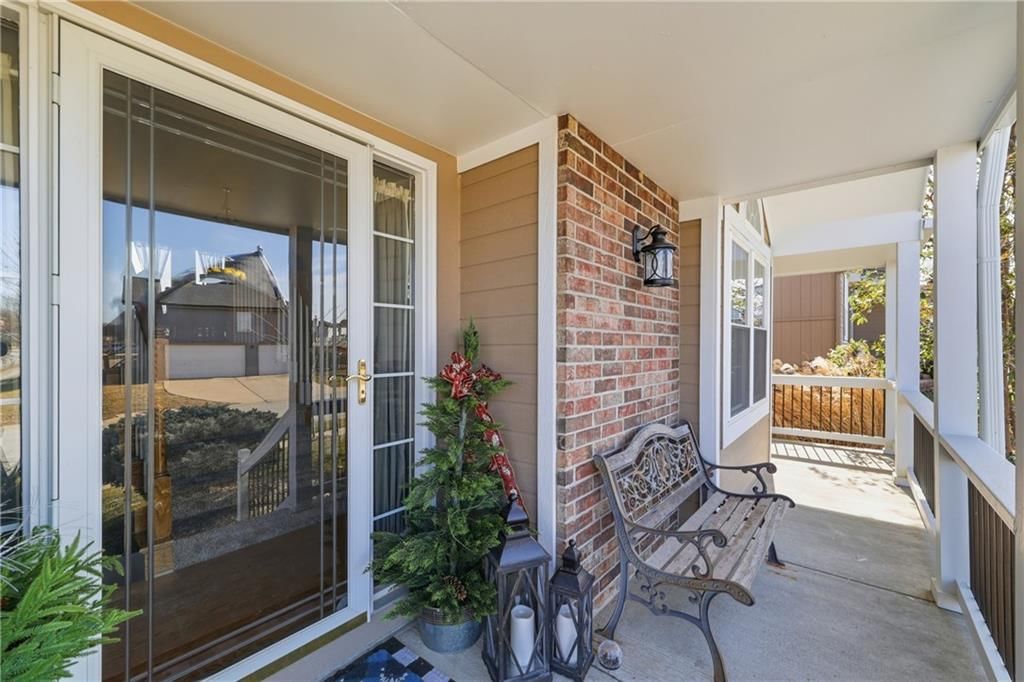 517 SW Brome Drive — photo 2