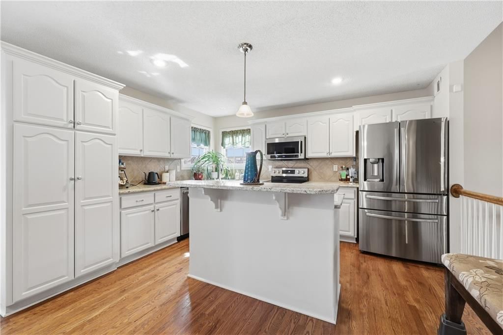 517 SW Brome Drive — photo 5