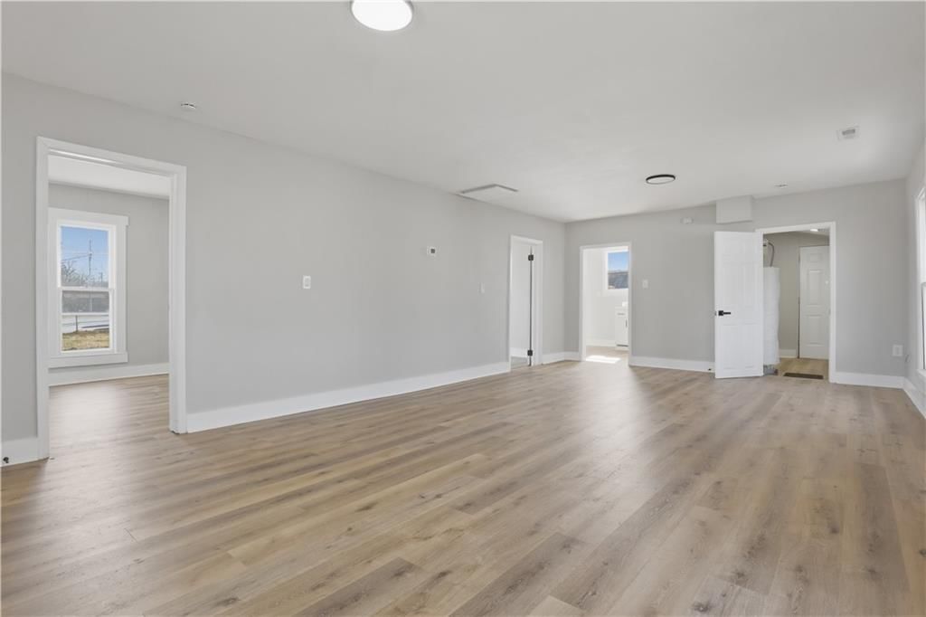 Photo 5 of 16 - 517 Parker Avenue, Osawatomie, KS 66064
