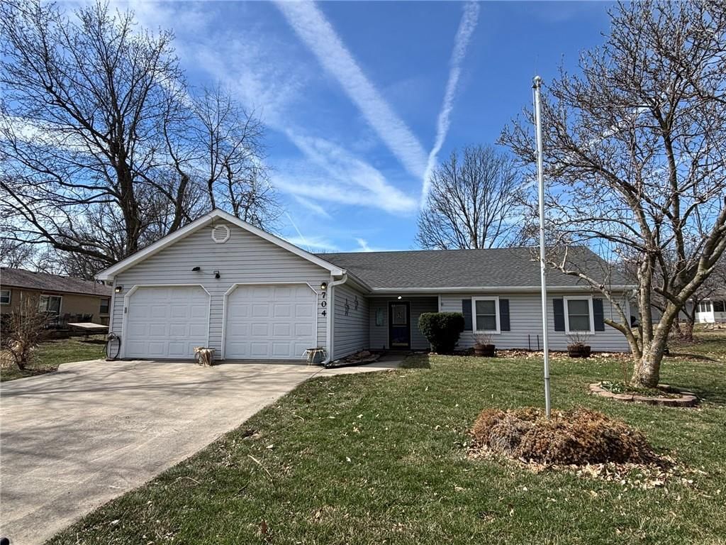 704 S 12th Terrace, Savannah, MO