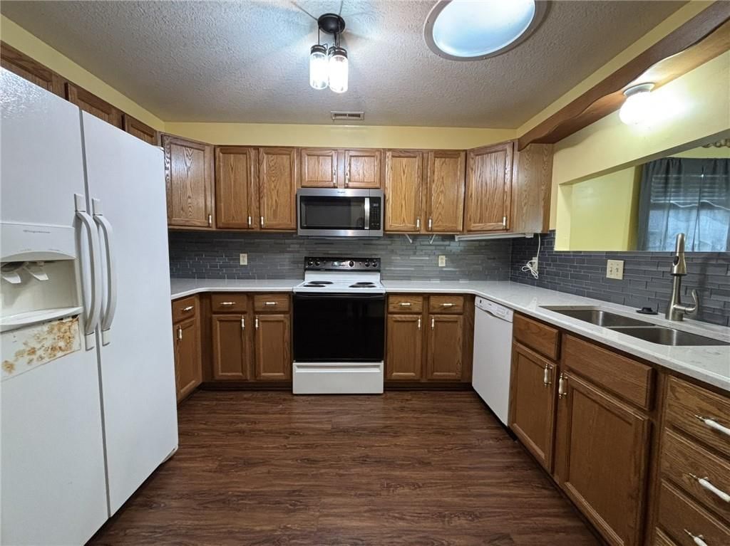 704 S 12th Terrace — photo 13