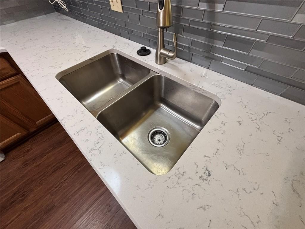 704 S 12th Terrace — photo 14