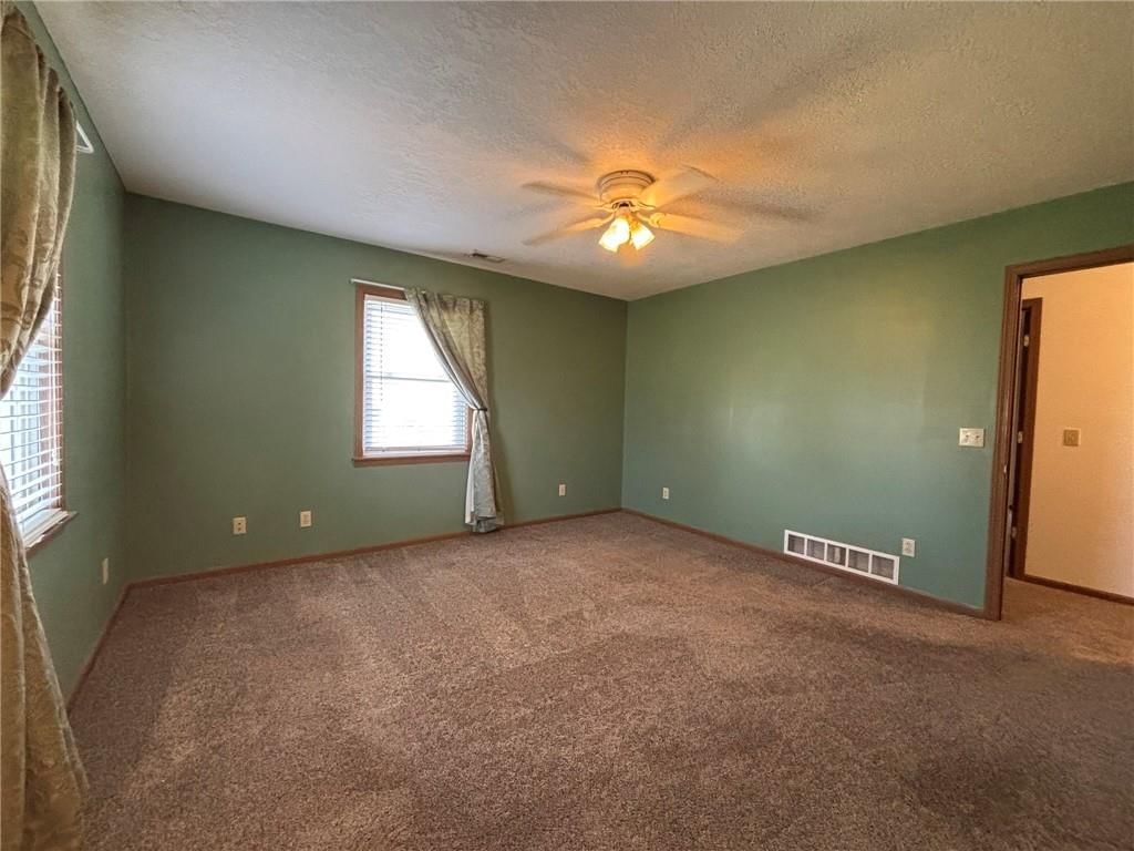 704 S 12th Terrace — photo 18