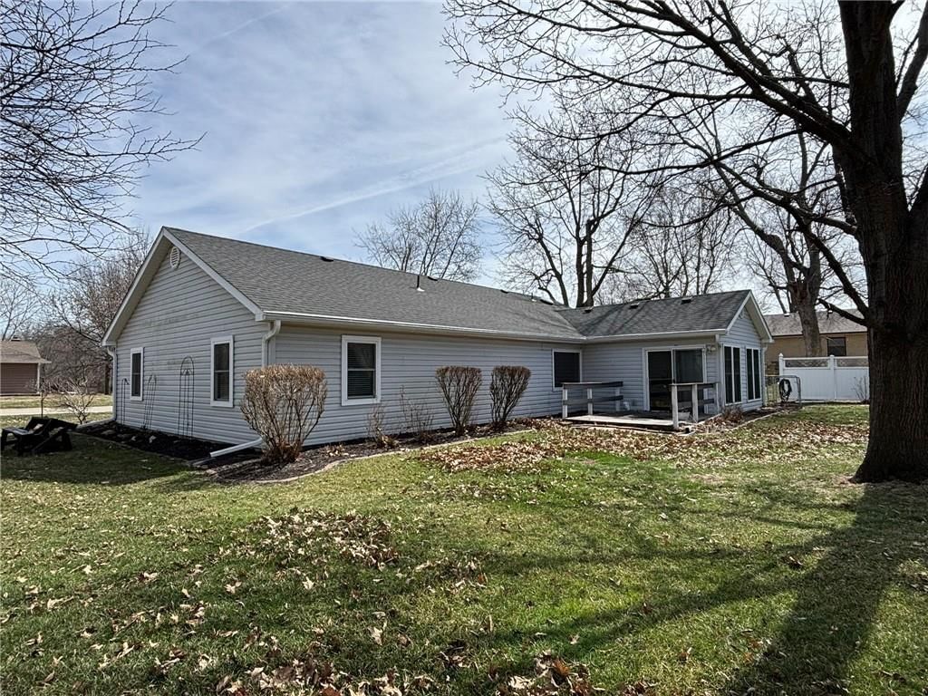 704 S 12th Terrace — photo 39