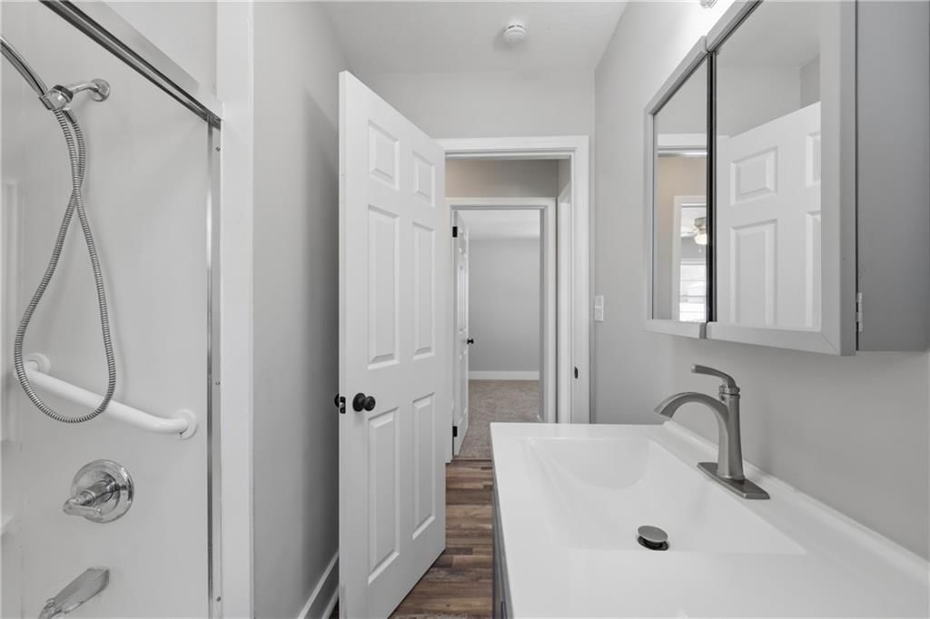 914 Locust Street — photo 16