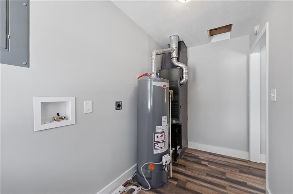 914 Locust Street — photo 18
