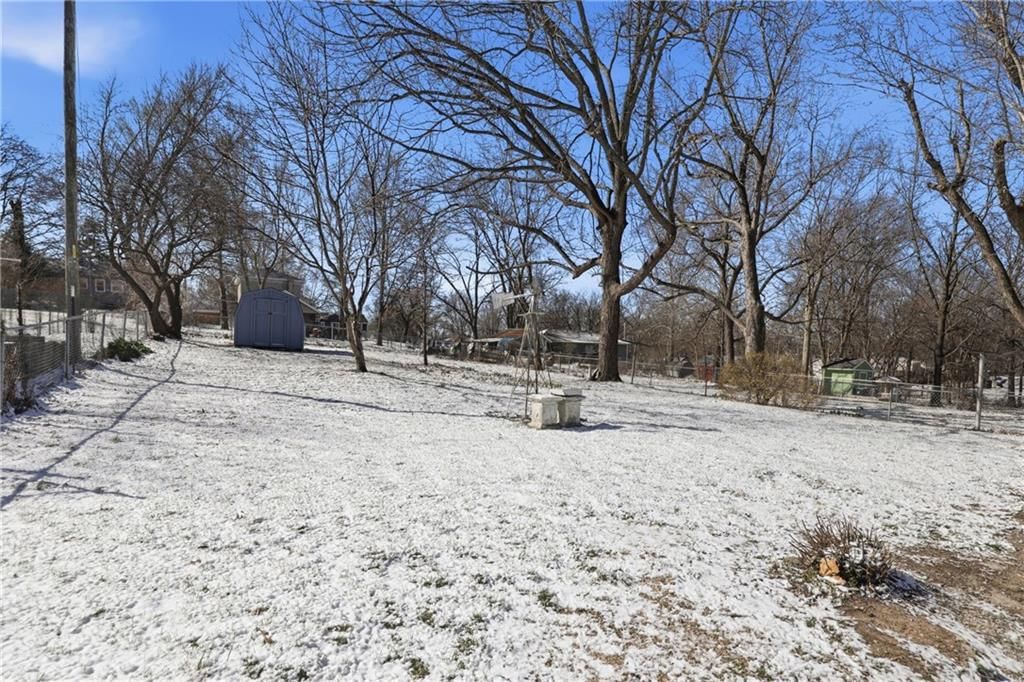 914 Locust Street — photo 21