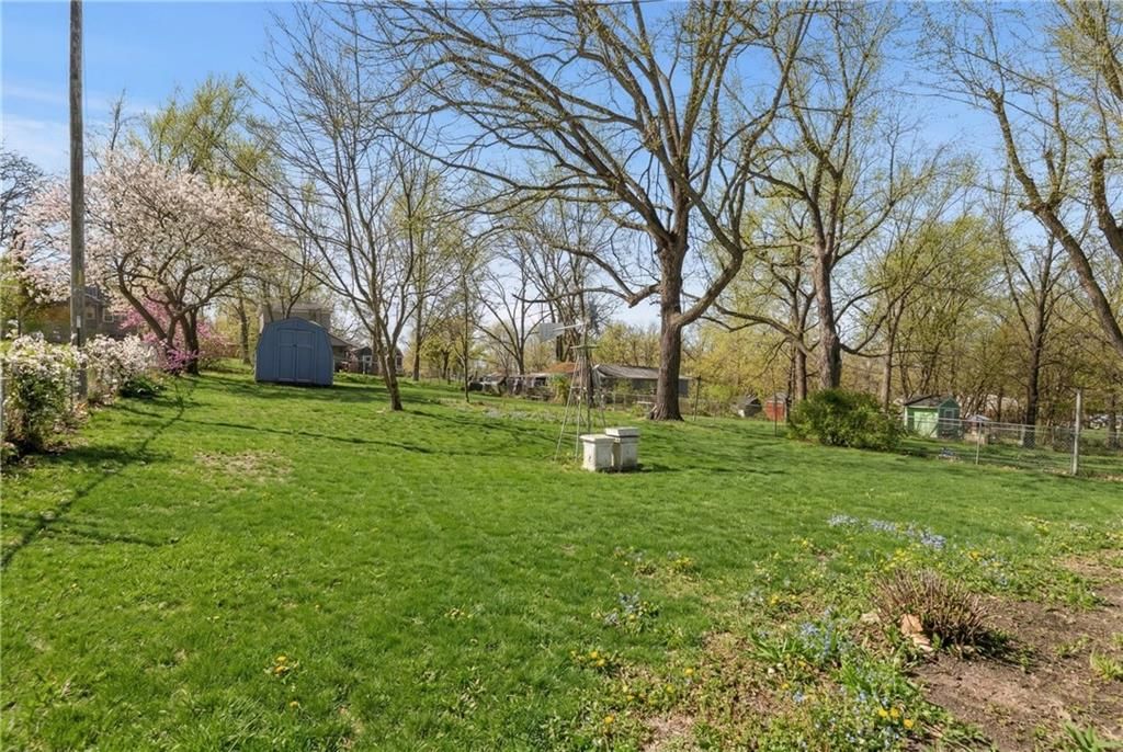 914 Locust Street — photo 22
