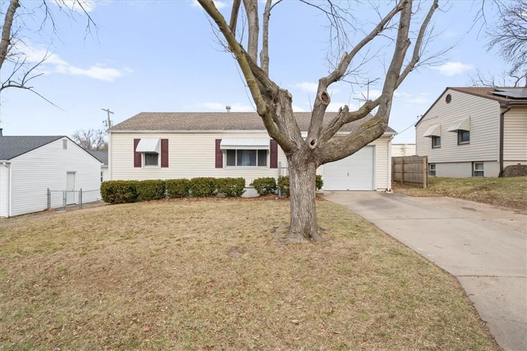 2408 NE 60th Street — photo 3