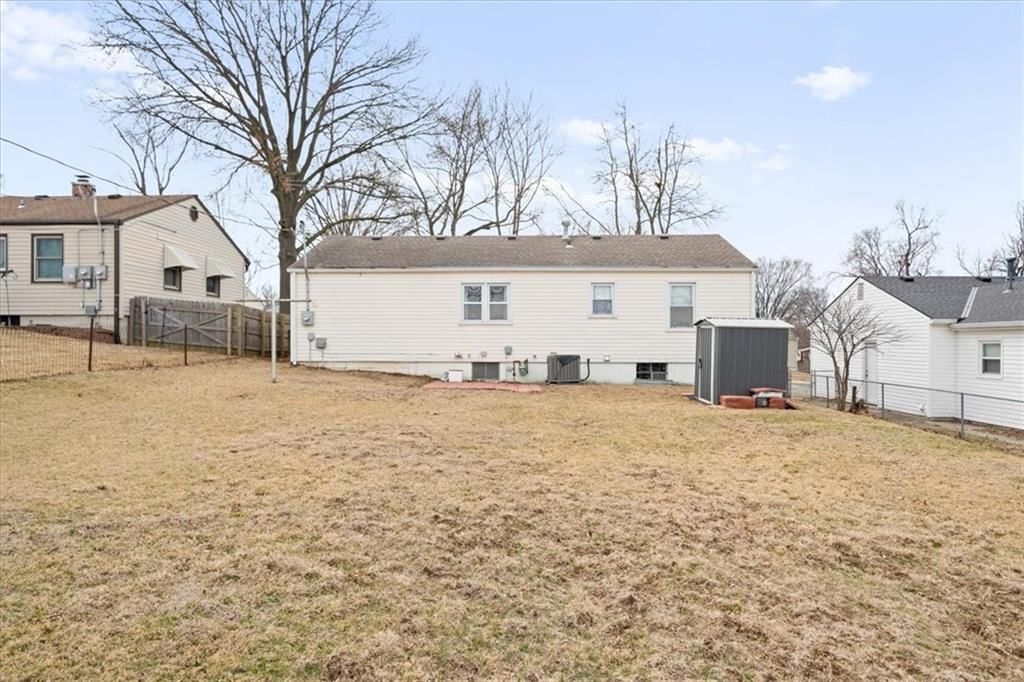 2408 NE 60th Street — photo 22