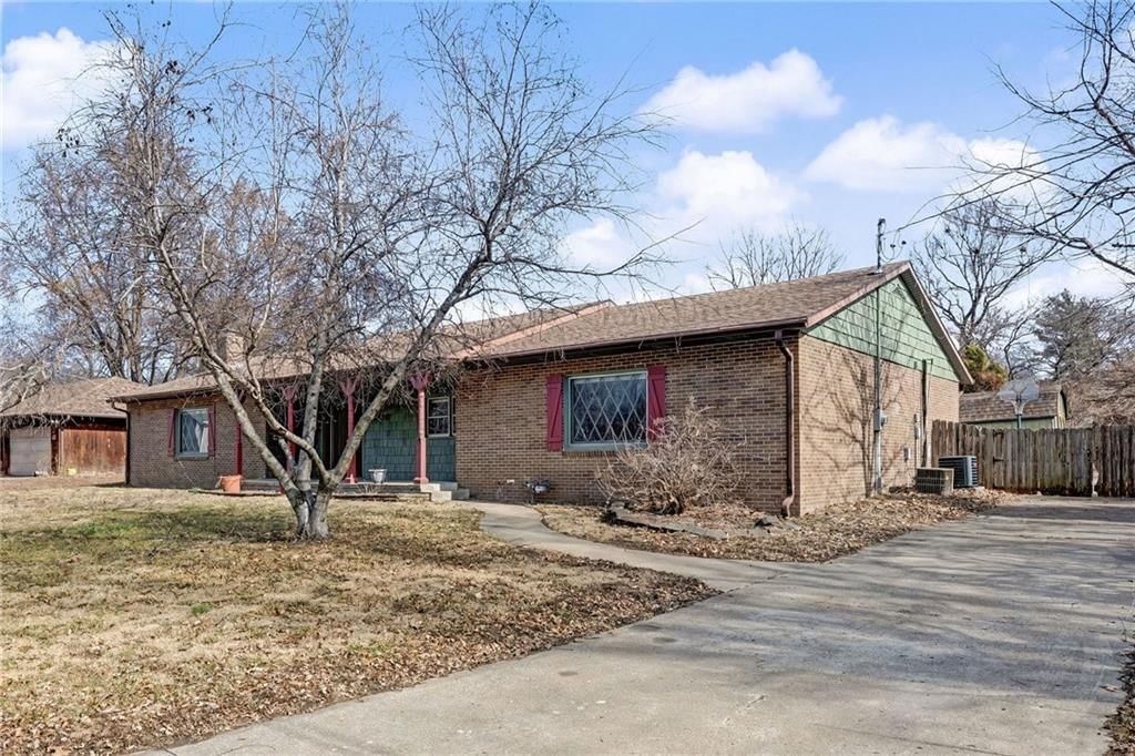 1907 Sun Valley Road — photo 3