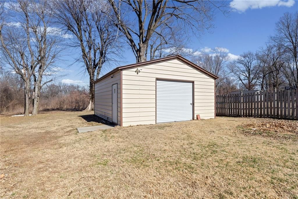 622 W Nickell Avenue — photo 4