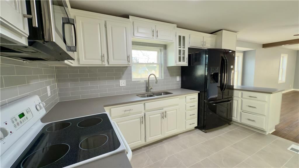 3031 Greeley Avenue — photo 5