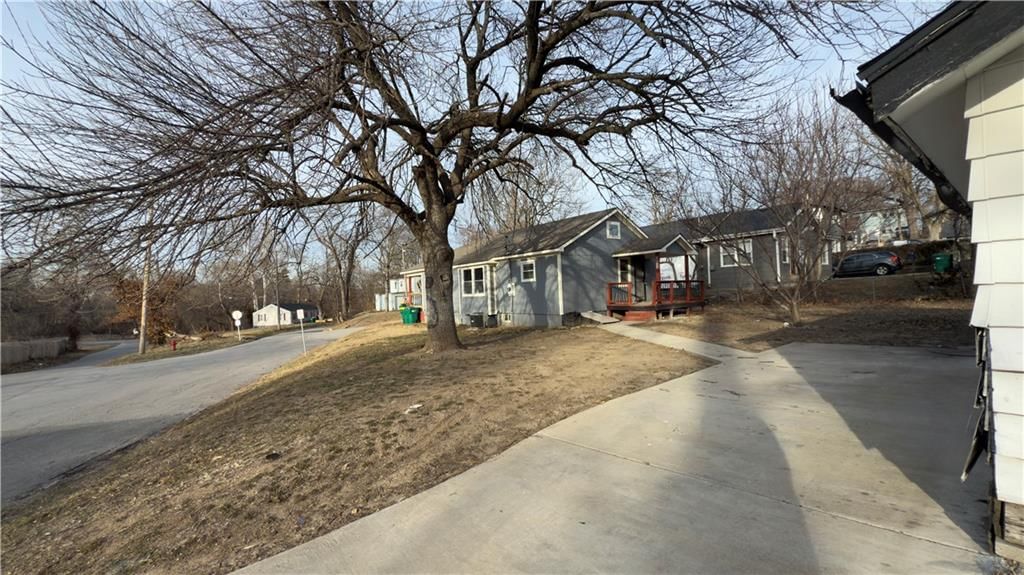 3031 Greeley Avenue — photo 13