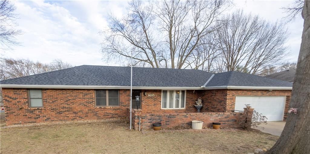 1615 Wayne Drive, St Joseph, MO