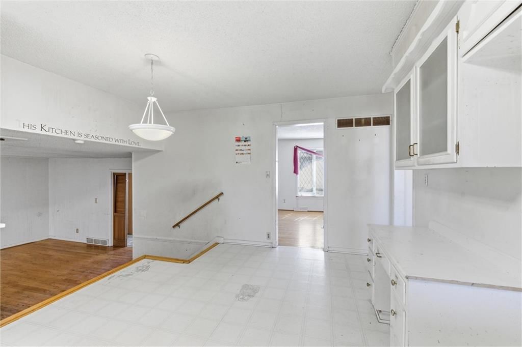 606 E 105th Terrace — photo 11