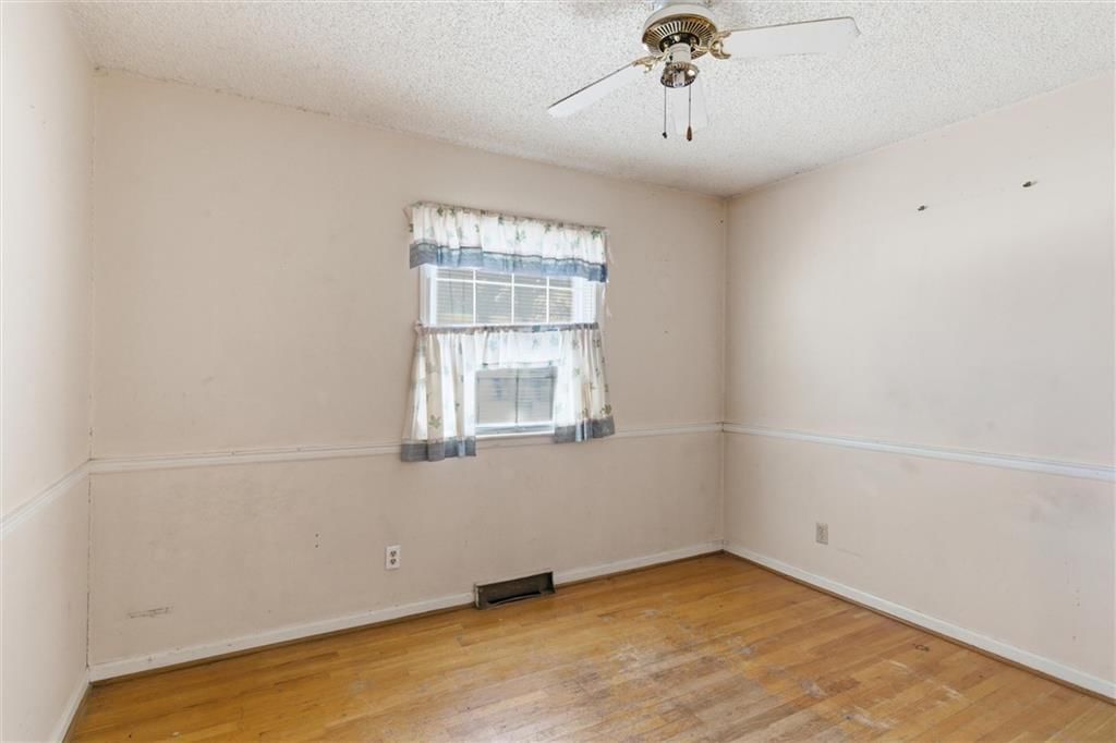 606 E 105th Terrace — photo 17