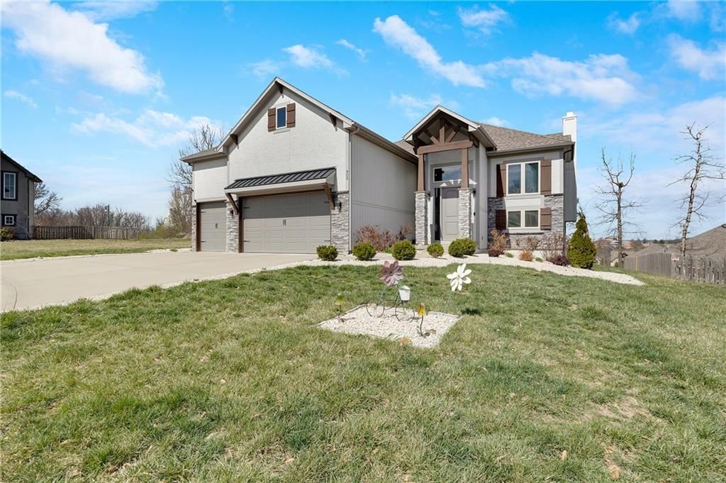 905 SE Wood Ridge Court — photo 2