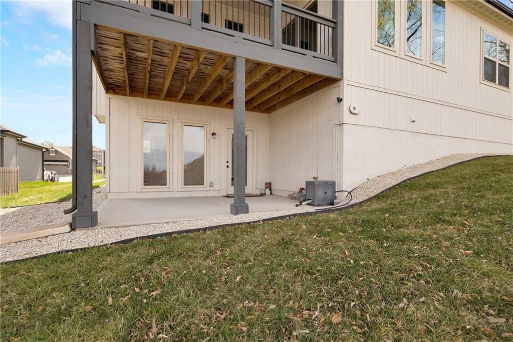 905 SE Wood Ridge Court — photo 4