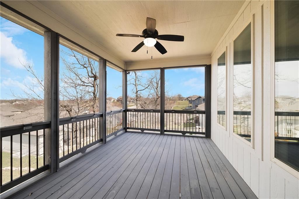 905 SE Wood Ridge Court — photo 6
