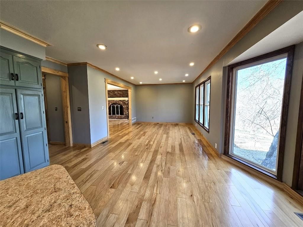 5809 N Spruce Avenue — photo 11