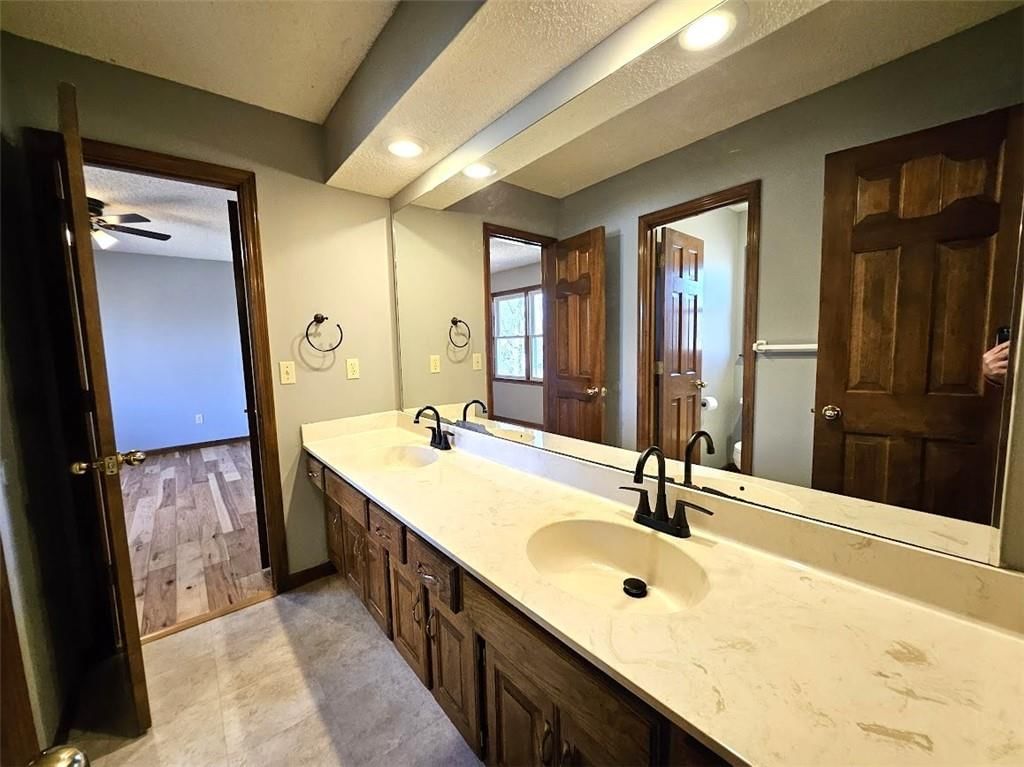 5809 N Spruce Avenue — photo 30