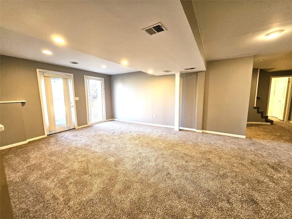 5809 N Spruce Avenue — photo 45