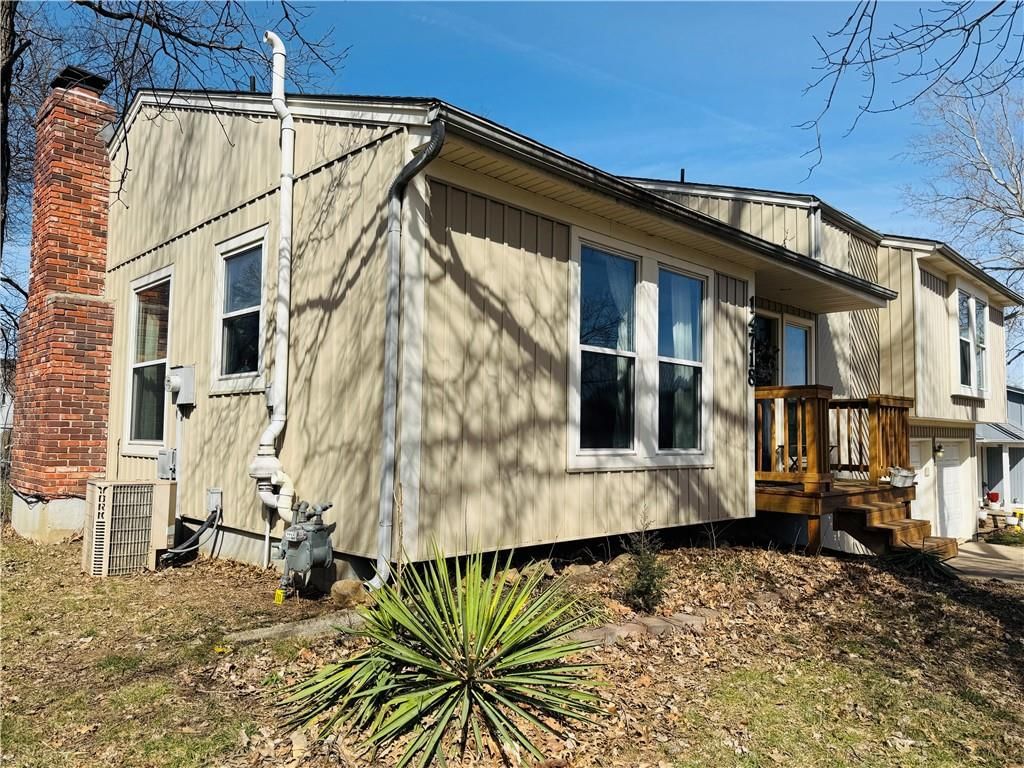 14718 W 91st Terrace — photo 3