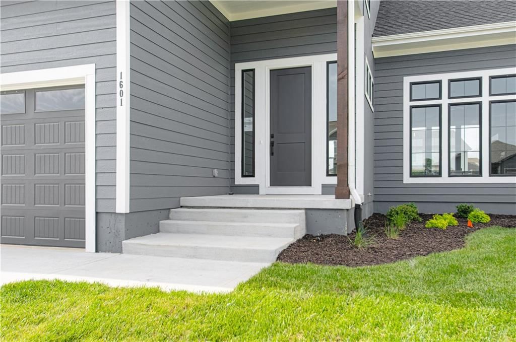 1601 SW Arbor Park Drive — photo 2