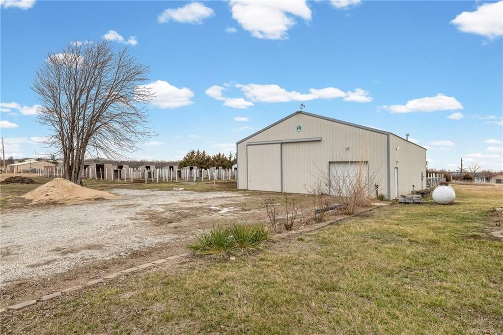 2090 N 900th Road — photo 46