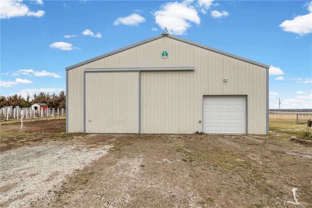 2090 N 900th Road — photo 50