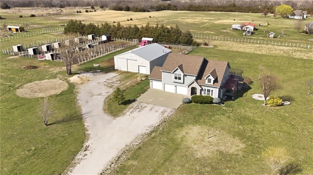2090 N 900th Road — photo 59