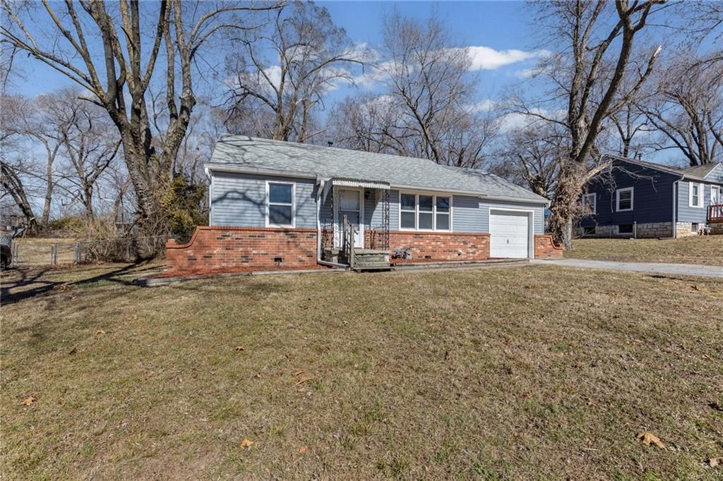 7718 Longwood Avenue — photo 2