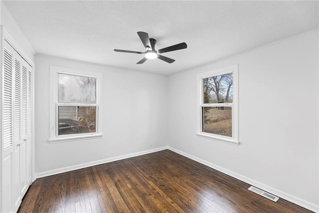 7718 Longwood Avenue — photo 15